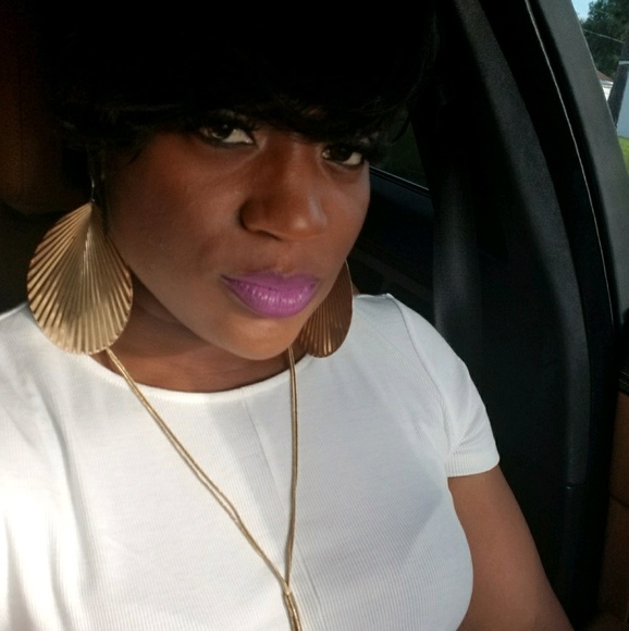 Meet your Posher, Nicole - Picture 1 of 1